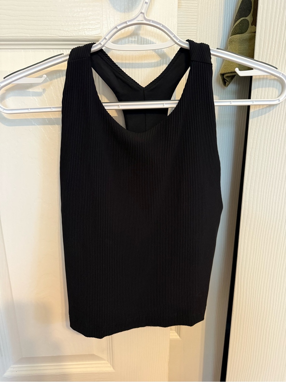Beyond Yoga Refocus Black Ribbed Cropped Tank Top